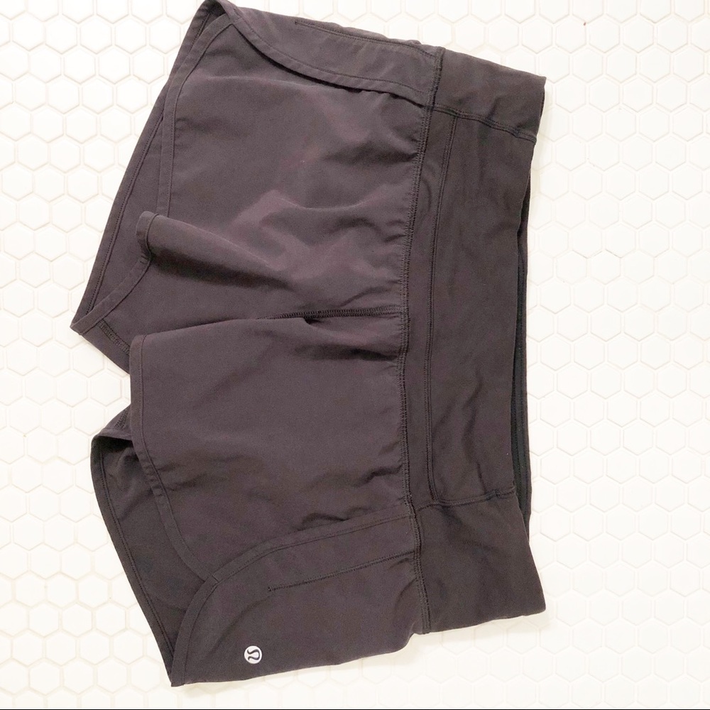 Women’s Lululemon black Speed Up shorts